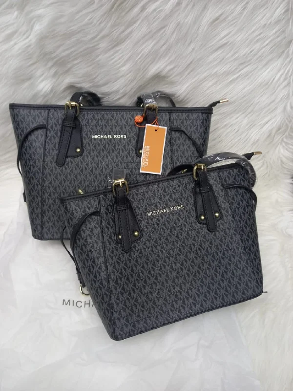 Michael Michael Kors Bags for movie nights with a practical size🎀 UNIQUE MICHAEL KORS 2-Piece Bag Set (black)